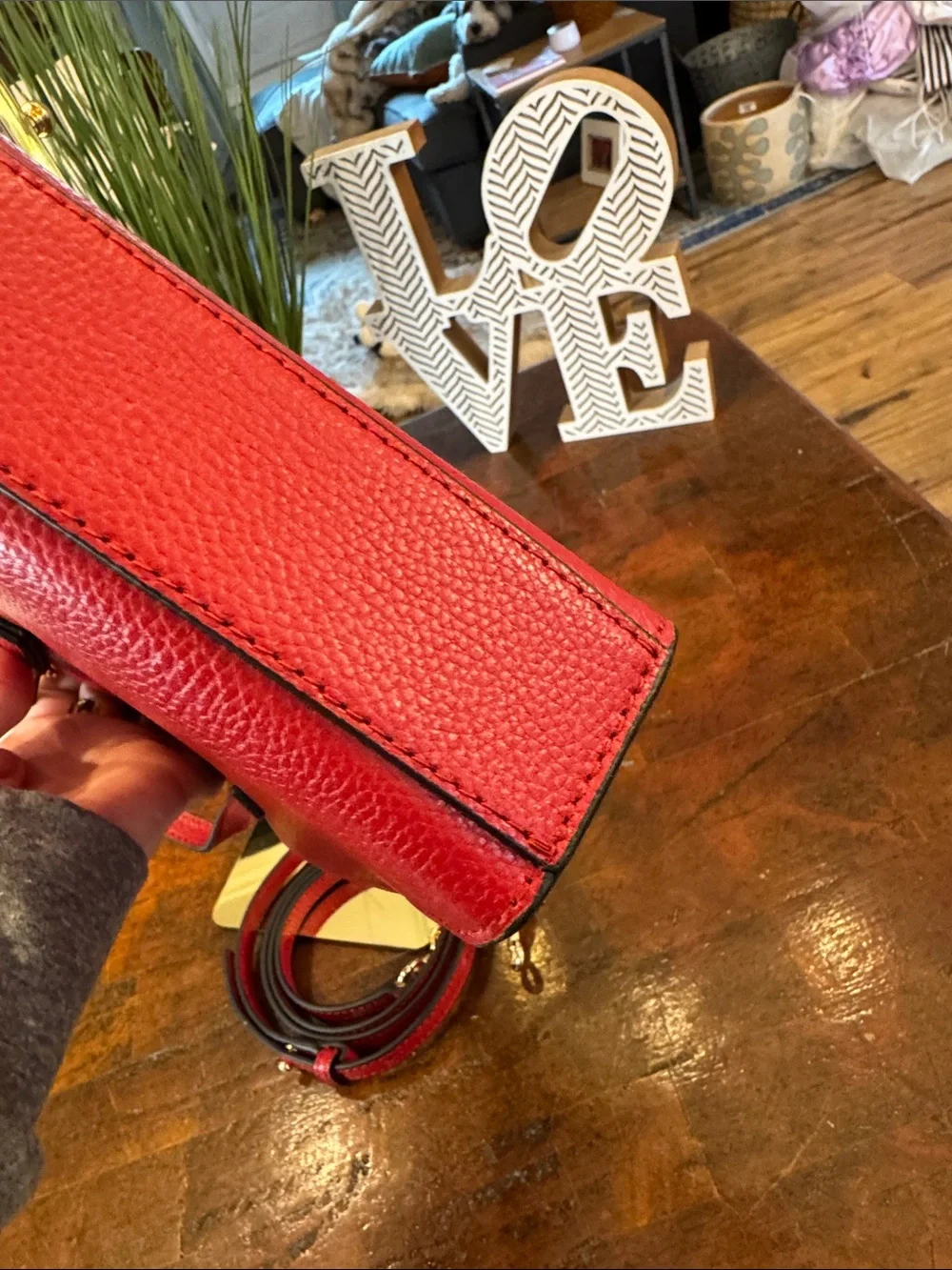 Marc Jacobs compact pebbled